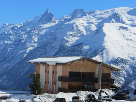 Studio cabine au pied des pistes avec balcon et parking gratuit - Photo 9