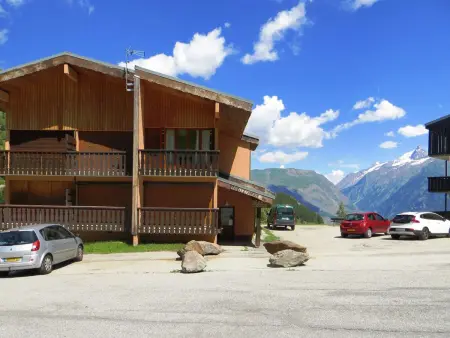 Studio cabine au pied des pistes avec balcon et parking gratuit - Photo 10