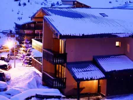 Studio cabine au pied des pistes avec balcon et parking gratuit - Photo 11