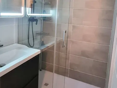 T2 climatisé avec piscine et parking à 100m de la mer - Photo 5