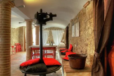 Villa intera, Maison à Modigliana avec piscine et vignobles - Photo 10