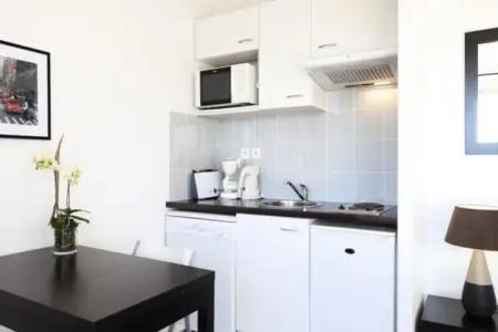 Néméa Appart'Hôtel Toulouse Saint Martin***, Appartement près d'Aeroscopia avec Piscine - Photo 4