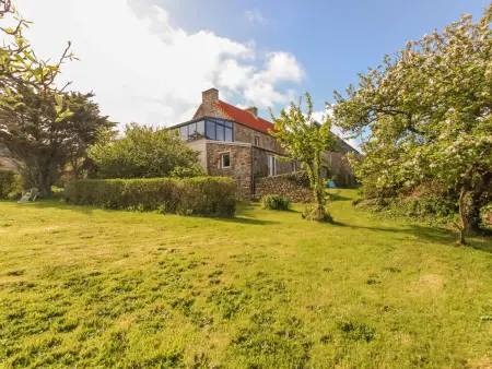 Maison en Bord de Mer avec Cheminée et Jardin Fleur - Photo 1