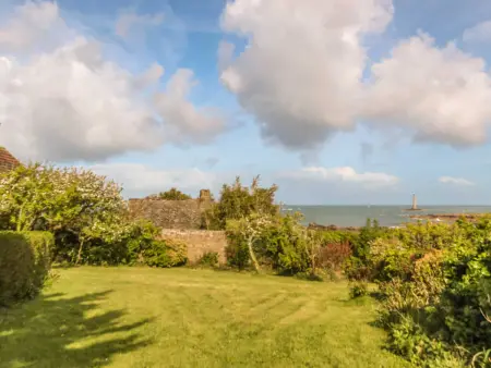 Maison en Bord de Mer avec Cheminée et Jardin Fleur - Photo 2