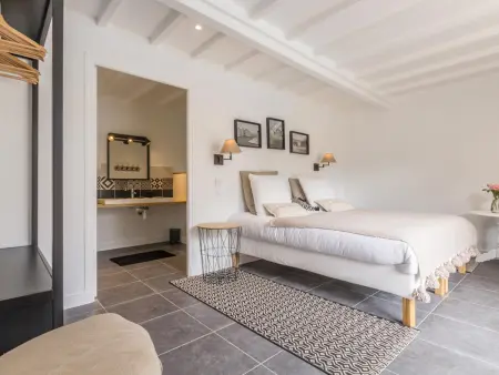 Maison spacieuse avec piscine chauffée et jardin, proche plages - Photo 13