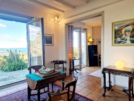 Maison spacieuse avec vue mer, cheminée et jardin - Photo 8