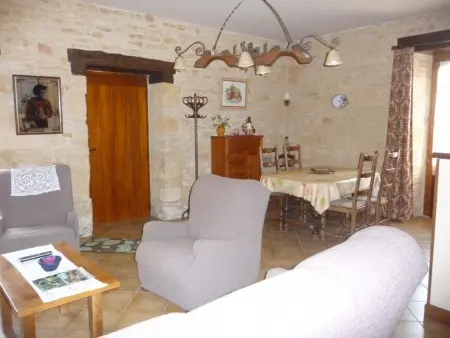 Gîte familial à Proissans avec jardin et parking - Photo 3