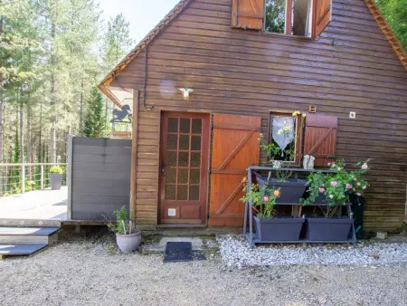 Chalet rustique au cœur du Périgord Noir avec terrasse et confort inclus - Photo 2