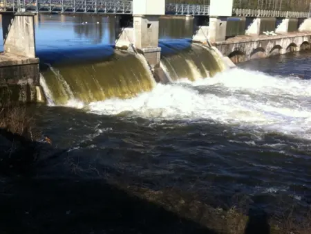 Évasion en Dordogne: Maison au bord de l'eau avec parking privé - Photo 16