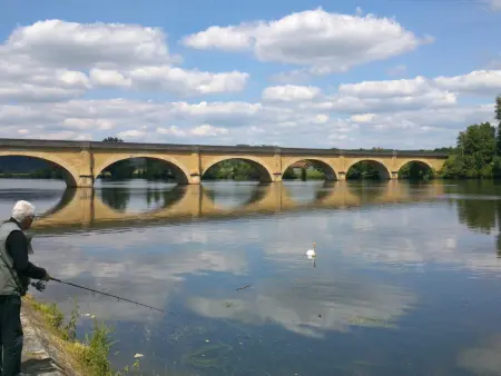 Évasion en Dordogne: Maison au bord de l'eau avec parking privé - Photo 17