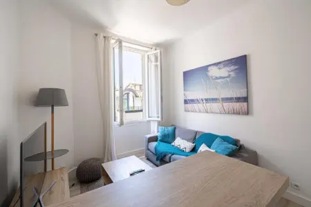 KZ-7-BATEGUIER-3, Bel appartement rénové - Carré d'Or - 2BR/2p - Photo 1