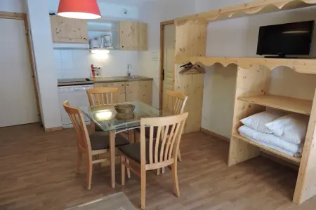 Hameau 8 205 - SPA & PISCINE studio 4 pers., Appartement en Auvergne avec terrasse - Photo 3