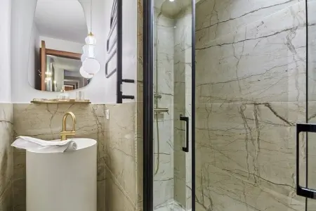 ECURIES 1, Magnifique appartement 3 pièces Centre de Paris - Photo 2