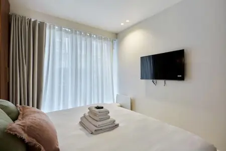 ECURIES 1, Magnifique appartement 3 pièces Centre de Paris - Photo 11
