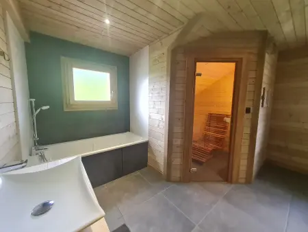 Chalet familial avec sauna et terrasse près du lac - Photo 27