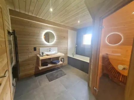 Chalet familial avec sauna et terrasse près du lac - Photo 28