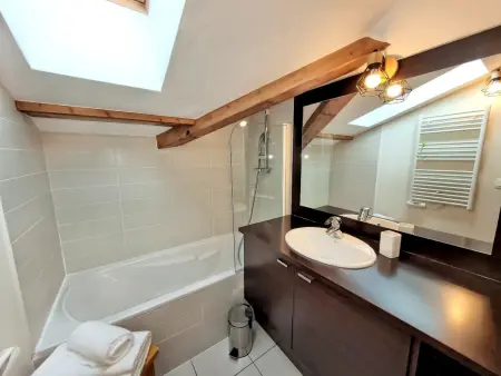 Appartement spacieux 6-8 pers avec vue montagnes, résidence avec services + bien-être - Photo 9