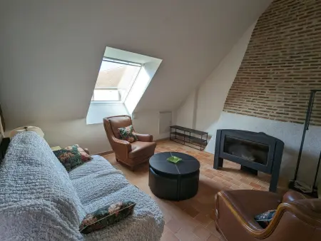 Gîte en forêt avec jardin, terrasse et parking près de la Loire - Photo 5
