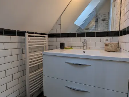 Gîte en forêt avec jardin, terrasse et parking près de la Loire - Photo 11