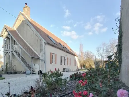 Gîte en forêt avec jardin, terrasse et parking près de la Loire - Photo 24