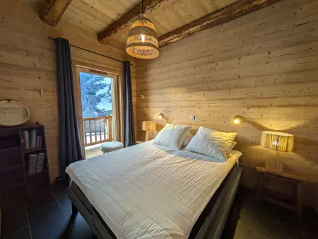 Lodge alpin chaleureux, 4 chambres, 10 pers, parking, terrasse, Arêches-Beaufort - Photo 2