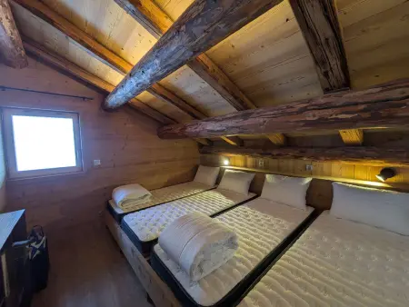 Lodge alpin chaleureux, 4 chambres, 10 pers, parking, terrasse, Arêches-Beaufort - Photo 9