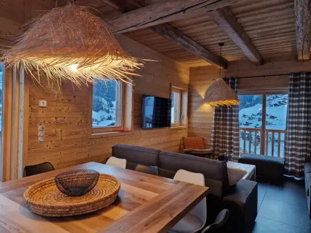 Lodge alpin chaleureux, 4 chambres, 10 pers, parking, terrasse, Arêches-Beaufort - Photo 13