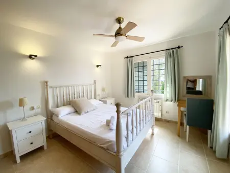 Villa avec Piscine Privée et Terrasse à Begur, au Calme - Photo 14