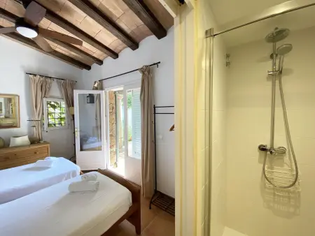 Villa avec Piscine Privée et Terrasse à Begur, au Calme - Photo 19