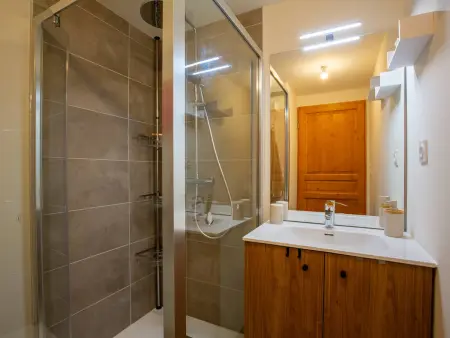 Appartement moderne 4 pers, proche SkyVall, parking gratuit - Photo 8