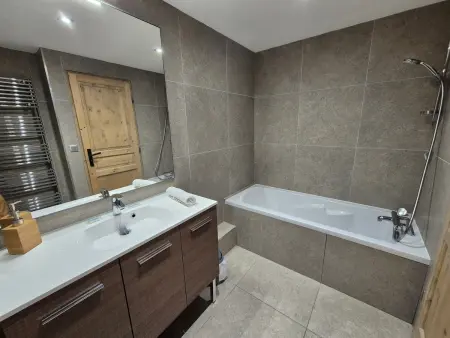Bel appartement moderne, 8 pers, près pistes, balcon sud - Photo 11