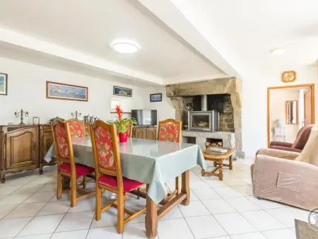 Maison Normande Confortable avec Terrasse et Parking Privé à Gatteville - Photo 1