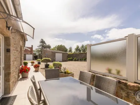 Maison Normande Confortable avec Terrasse et Parking Privé à Gatteville - Photo 2