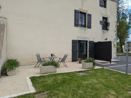 Gîte au Bord de la Rivière avec Terrasse, Internet et Jardin - Photo 5