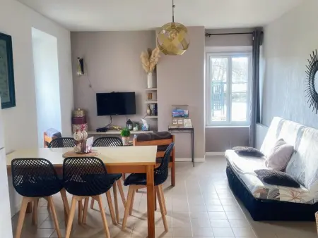 Gîte au Bord de la Rivière avec Terrasse, Internet et Jardin - Photo 8