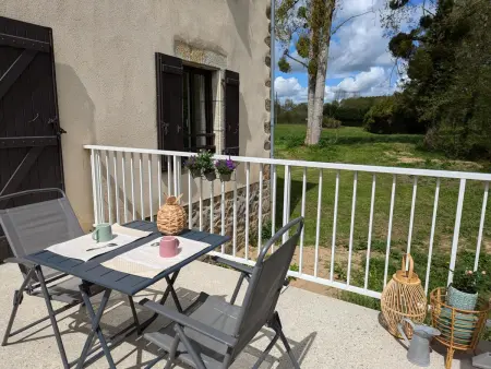 Gîte au Bord de la Rivière avec Terrasse, Internet et Jardin - Photo 16