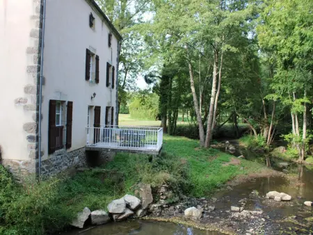 Gîte au Bord de la Rivière avec Terrasse, Internet et Jardin - Photo 17