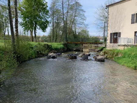 Gîte au Bord de la Rivière avec Terrasse, Internet et Jardin - Photo 30