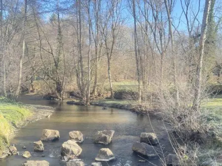Gîte au Bord de la Rivière avec Terrasse, Internet et Jardin - Photo 32
