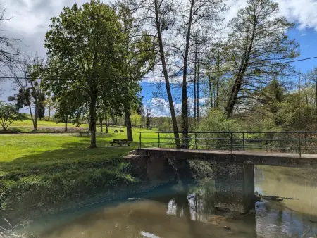 Gîte au Bord de la Rivière avec Terrasse, Internet et Jardin - Photo 33