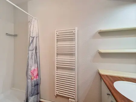 Appartement moderne 2P lumineux à Étel avec parking - Photo 13