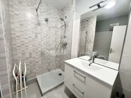 Appartement lumineux avec balcon, proche plage et parking privatif à Bénodet - Photo 8