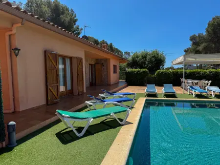 Villa à Tamariu avec Piscine et Solarium, Proche de la Plage - Photo 3