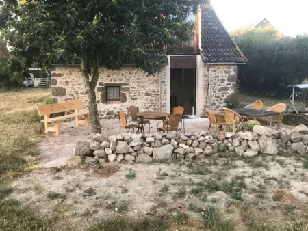 Lapeyrouse Bonnet, Gîte de charme avec vue près du lac de baignade - Photo 3