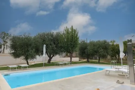 Villa dei Monti in Cisternino, Villa près de Cisternino avec piscine et verger - Photo 3