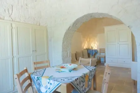 Trulli Cesare in Locorotondo, Trulli en Puglia avec Piscine et Vue - Photo 2