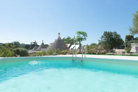 Trulli Cesare in Locorotondo, Trulli en Puglia avec Piscine et Vue - Photo 20