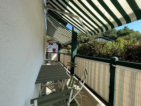 T2 rénové avec terrasse, à 300m de la plage de Socoa - Photo 1