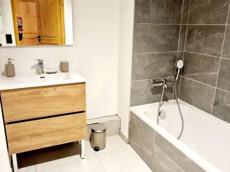 Appartement Neuf 5 pièces à 20m des pistes avec garage double - Photo 10