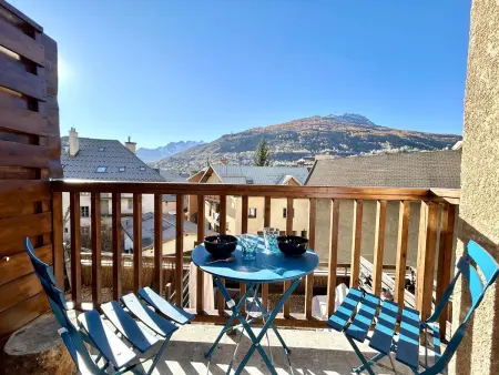 Studio rénové pour 4 pers avec balcon et parking à Briançon - Photo 1